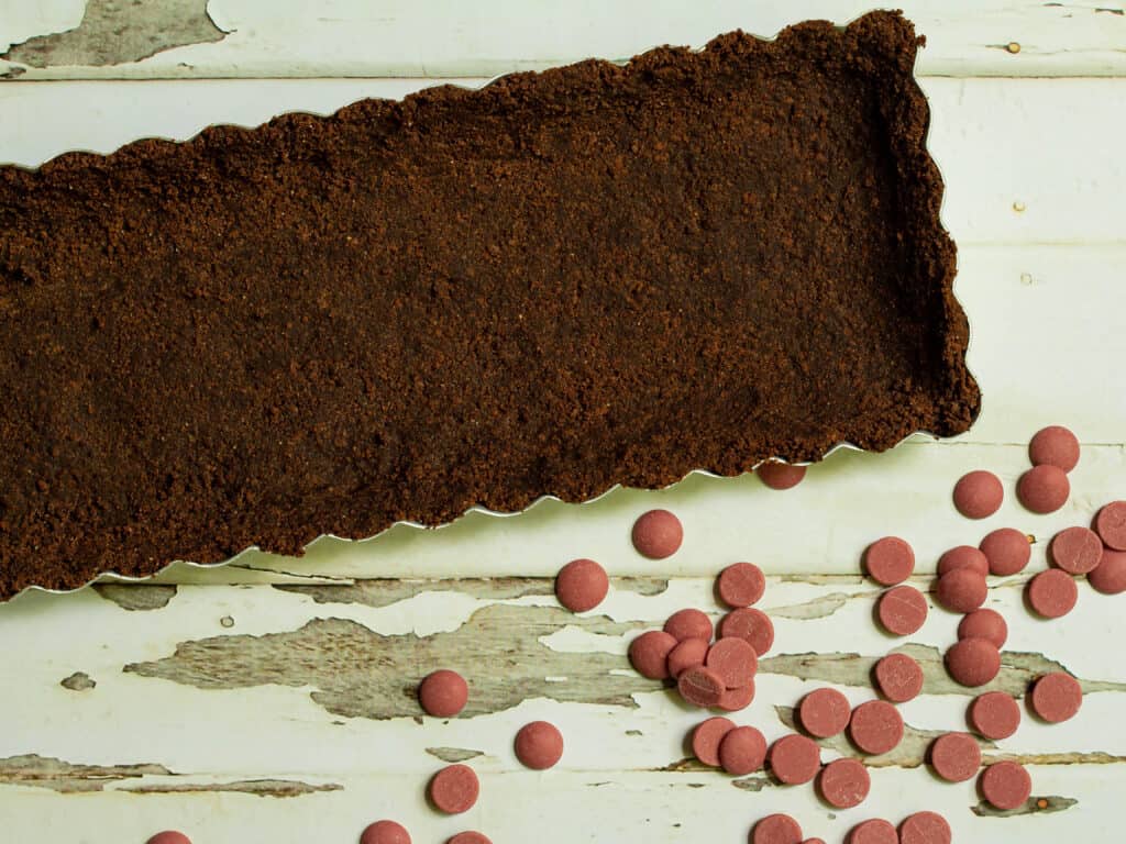 photo of the graham cracker crust in the tart pan