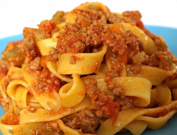 Image for Tagliatelle with Rag� alla Bolognese – Classic Italian Meat Sauce