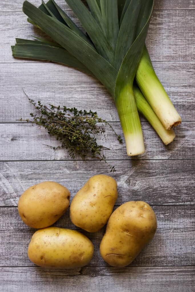 picture of ingredients for leek and potato soup