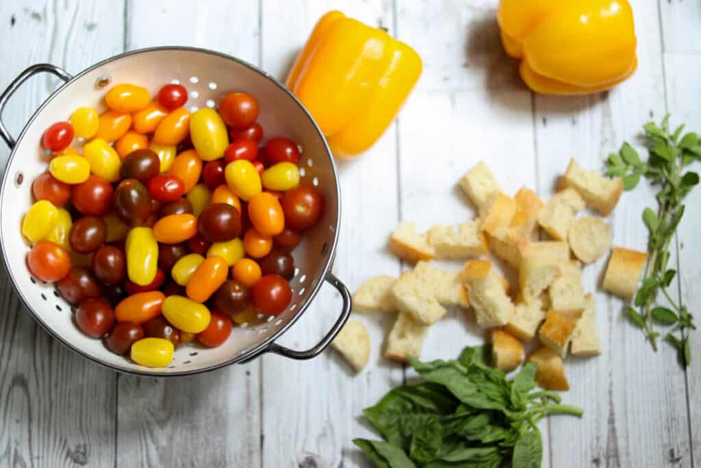 Ingredients for Panzanella Toscana.