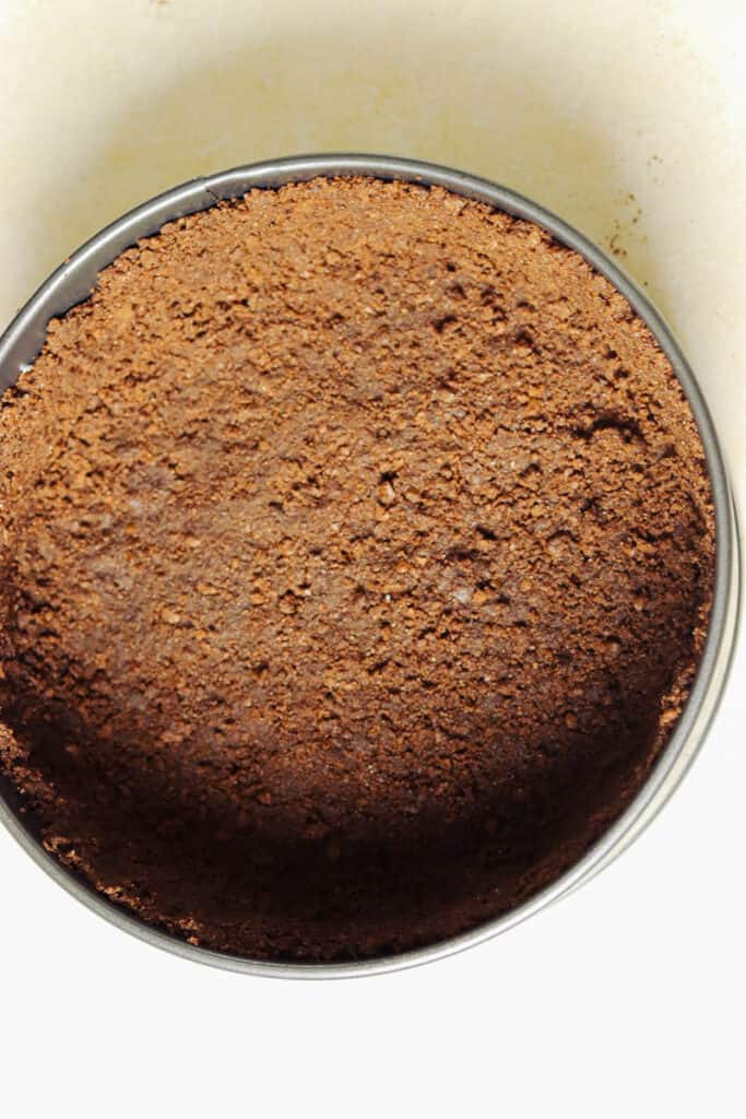 Cheesecake crust after baking.